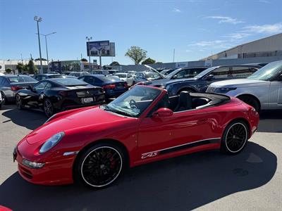 2005 Porsche 911 - Thumbnail