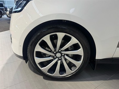 2023 Land Rover Range Rover - Thumbnail