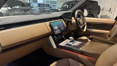 2023 Land Rover Range Rover - Thumbnail