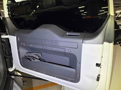 2022 Land Rover Defender - Thumbnail
