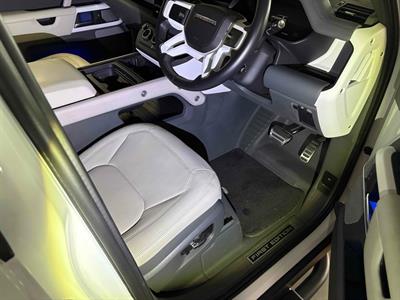 2022 Land Rover Defender - Thumbnail
