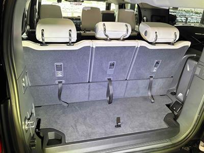 2022 Land Rover Defender - Thumbnail