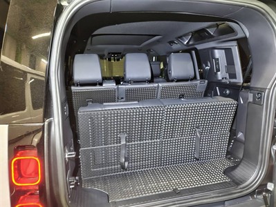 2023 Land Rover Defender - Thumbnail