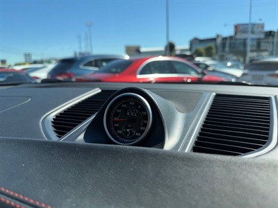 2016 Porsche Macan - Thumbnail