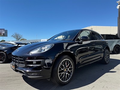 2016 Porsche Macan - Thumbnail