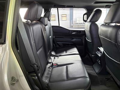 2024 Toyota Land Cruiser Prado - Thumbnail