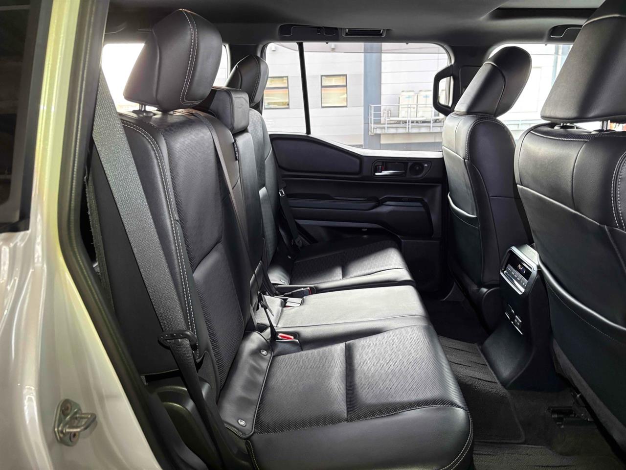 2024 Toyota Land Cruiser Prado