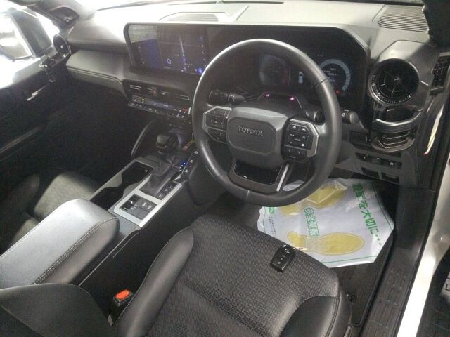 2024 Toyota Land Cruiser Prado