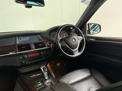 2010 BMW X5 - Thumbnail