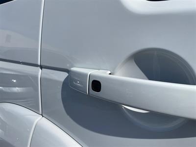 2015 Land Rover Discovery - Thumbnail
