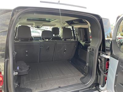 2021 Land Rover Defender - Thumbnail