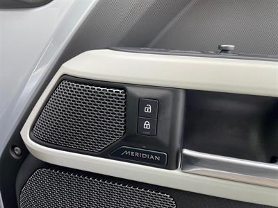 2021 Land Rover Defender - Thumbnail