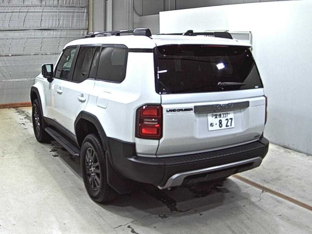 2024 Toyota Land Cruiser Prado