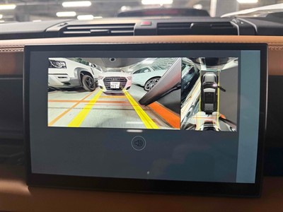 2022 Land Rover Defender - Thumbnail