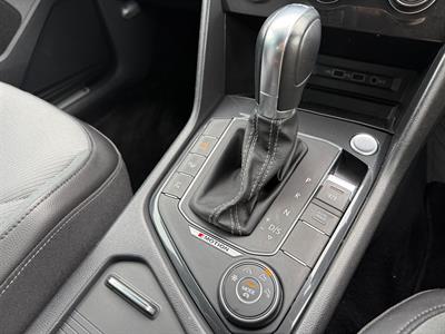 2018 Volkswagen Tiguan - Thumbnail