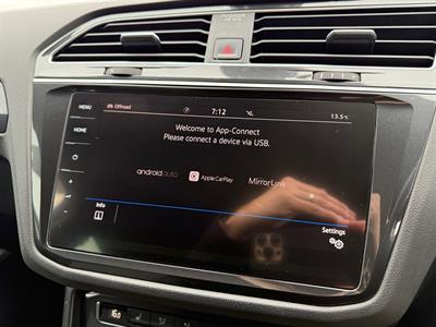 2018 Volkswagen Tiguan - Thumbnail