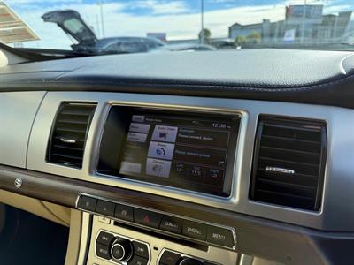 2013 Jaguar XF - Thumbnail