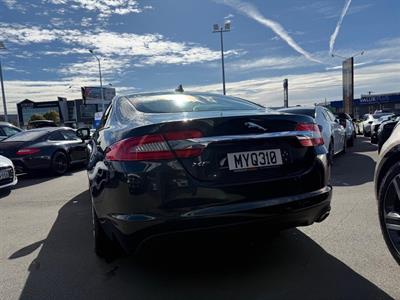 2013 Jaguar XF - Thumbnail