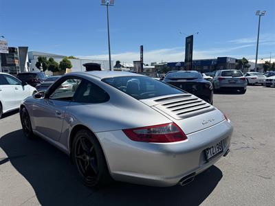 2005 Porsche 911 - Thumbnail