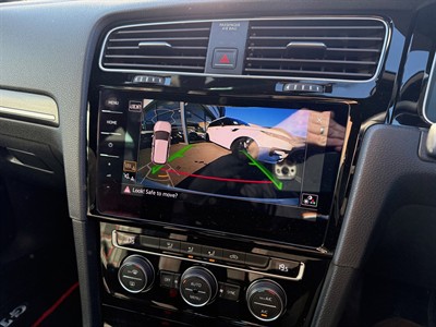 2019 Volkswagen Golf - Thumbnail