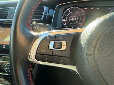 2019 Volkswagen Golf - Thumbnail