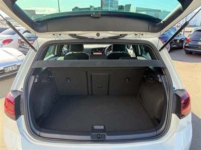 2019 Volkswagen Golf - Thumbnail