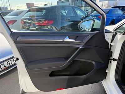 2019 Volkswagen Golf - Thumbnail