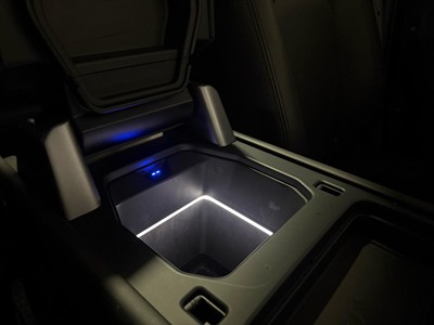 2023 Land Rover Defender - Thumbnail