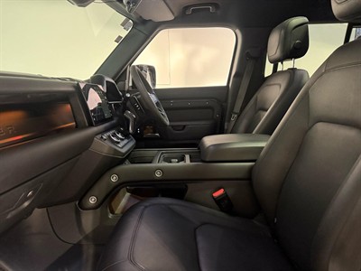 2023 Land Rover Defender - Thumbnail