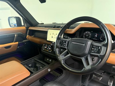 2022 Land Rover Defender - Thumbnail