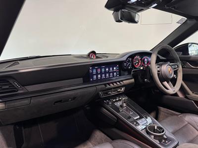 2022 Porsche 911 - Thumbnail