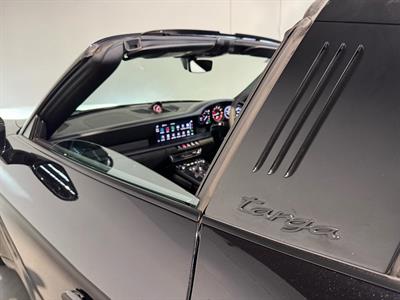 2022 Porsche 911 - Thumbnail