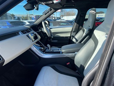 2018 Land Rover Range Rover - Thumbnail