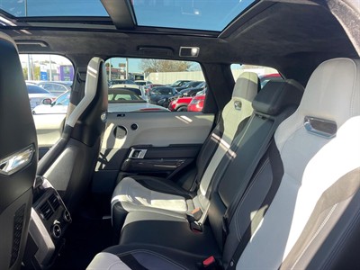 2018 Land Rover Range Rover - Thumbnail