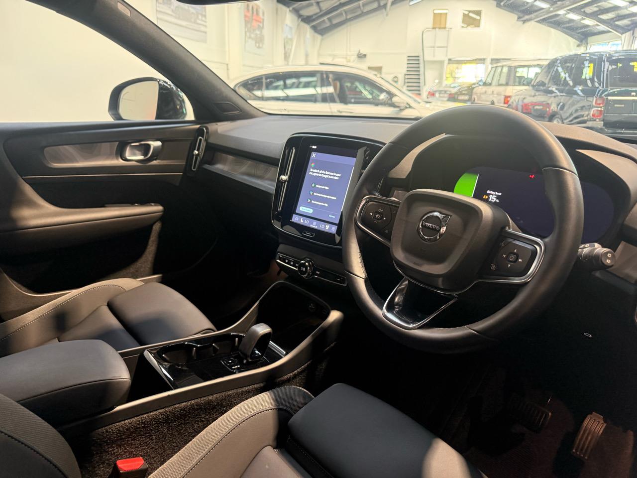 2023 Volvo XC40