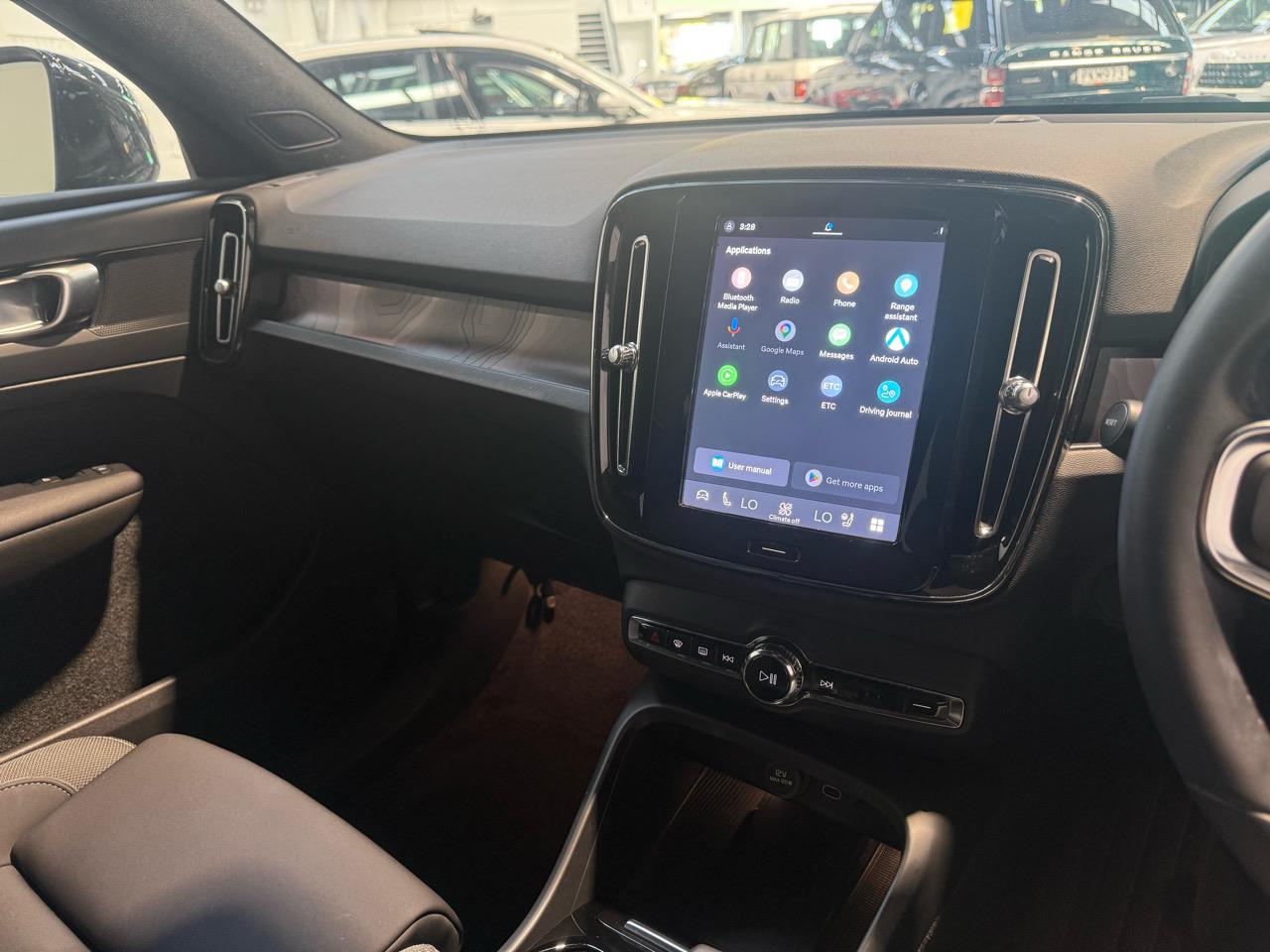 2023 Volvo XC40