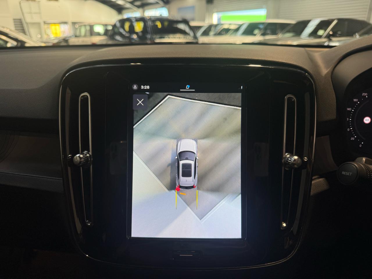 2023 Volvo XC40