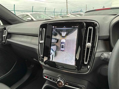 2023 Volvo XC40 - Thumbnail