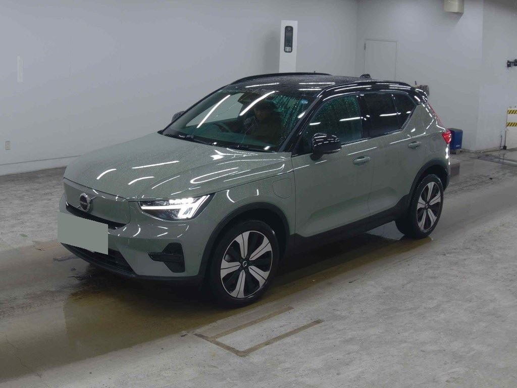 2023 Volvo XC40