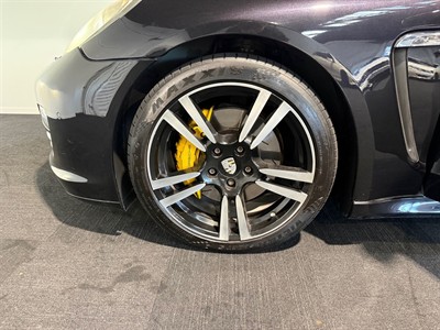 2010 Porsche Panamera - Thumbnail