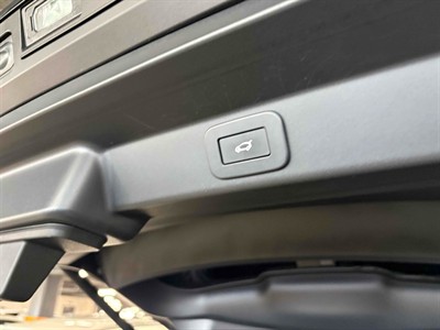 2023 Land Rover Range Rover Sport - Thumbnail
