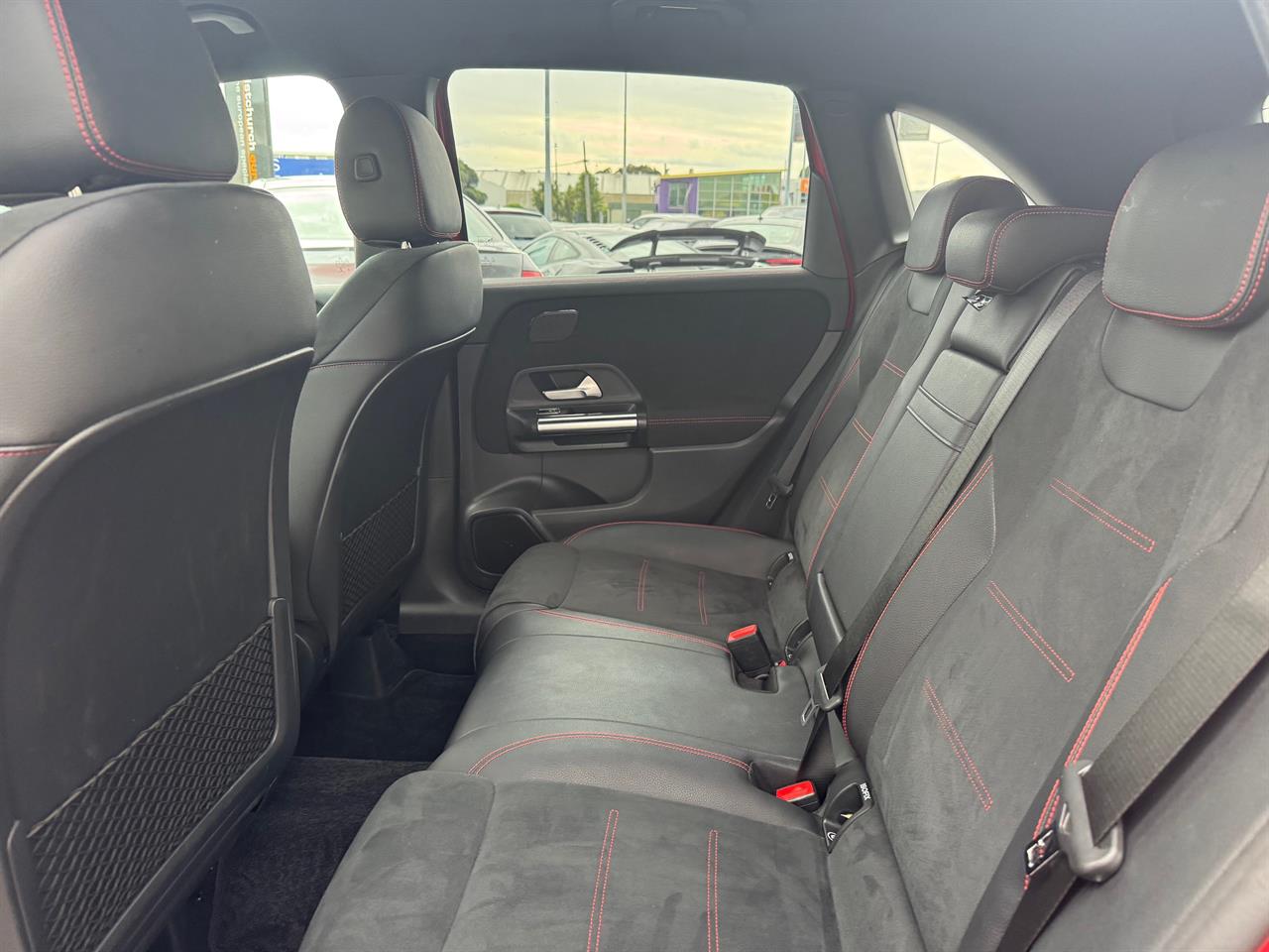 2019 Mercedes-Benz B 180