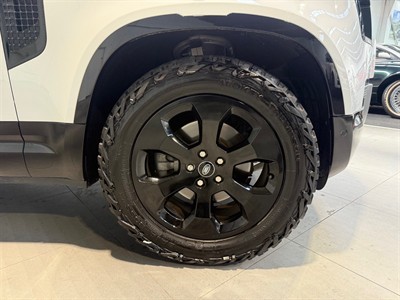 2021 Land Rover Defender - Thumbnail