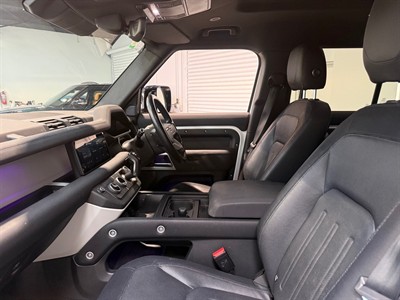 2021 Land Rover Defender - Thumbnail