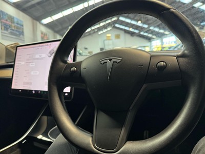 2019 Tesla Model 3 - Thumbnail