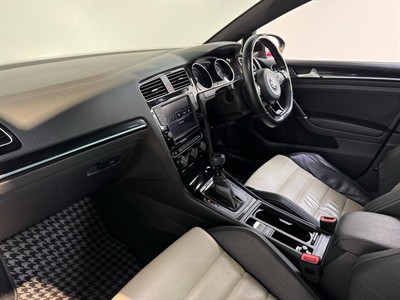 2015 Volkswagen Golf - Thumbnail