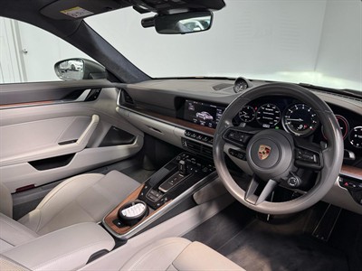 2019 Porsche 911 - Thumbnail