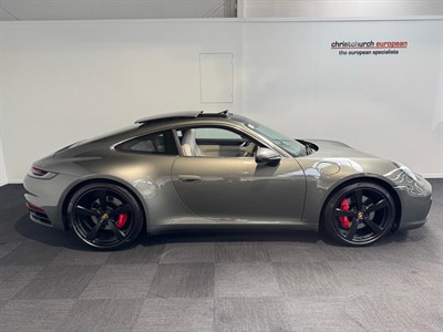 2019 Porsche 911 - Thumbnail