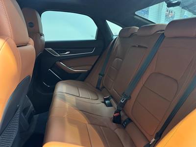 2022 Jaguar XF - Thumbnail