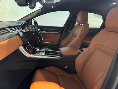 2022 Jaguar XF - Thumbnail
